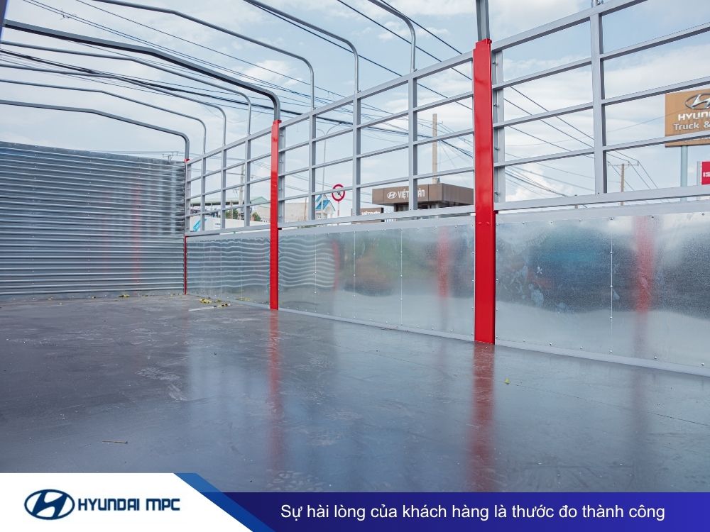 Xe tải Hyundai Mighty 110XL thùng mui bạt 7T dài 6.3m
